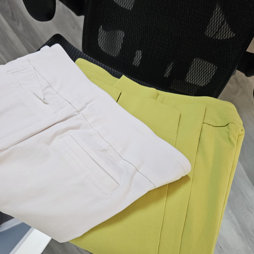 Christopher & Banks White and Yellow Capris - Picture 10 of 11